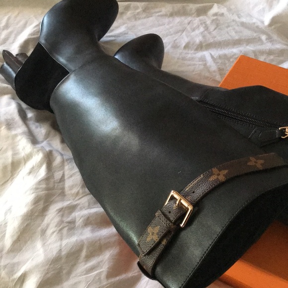 Louis Vuitton Artsy Boots - Picture 3 of 6